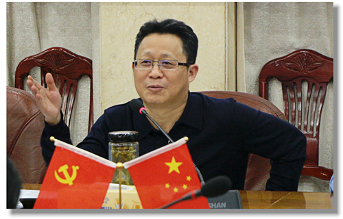 王大真到股份公司現(xiàn)場(chǎng)辦公(圖2) 王大真到股份公司現(xiàn)場(chǎng)辦公(圖2)