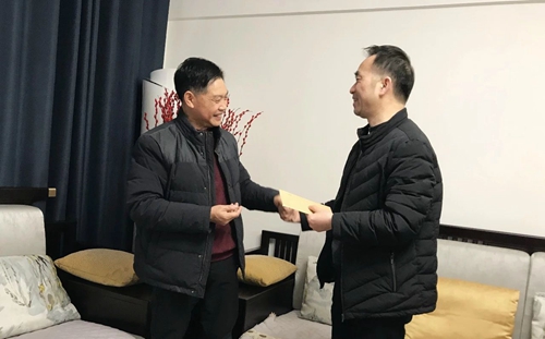 集團領導春節前走訪慰問一線職工、困難職工和離退休老干部(圖2)