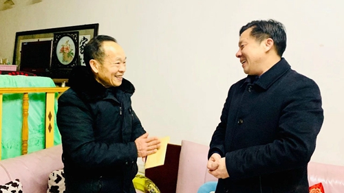 集團領導春節前走訪慰問一線職工、困難職工和離退休老干部(圖3)