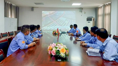 向抗疫英雄致敬！宜化集團(tuán)組織收看全國抗擊新冠肺炎疫情表彰大會(圖3)