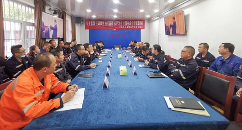 向抗疫英雄致敬！宜化集團(tuán)組織收看全國抗擊新冠肺炎疫情表彰大會(圖10)