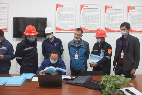 國務院安委辦?；分攸c縣專家組到新疆天運開展安全生產指導服務工作(圖2)