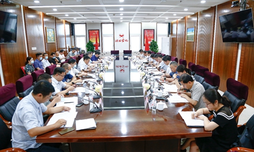 宜昌市國資委黨委書記、主任吳正新帶隊(duì)到宜化集團(tuán)調(diào)研(圖1)