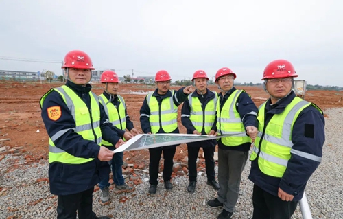 大干快上!氨醇項(xiàng)目施工現(xiàn)場熱火朝天(圖2) 大干快上!氨醇項(xiàng)目施工現(xiàn)場熱火朝天(圖2)