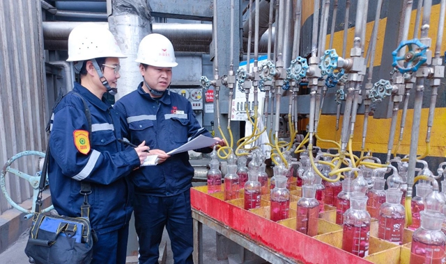 “小指標(biāo)”競(jìng)賽激發(fā)生產(chǎn)“大活力”(圖1) “小指標(biāo)”競(jìng)賽激發(fā)生產(chǎn)“大活力”(圖1)