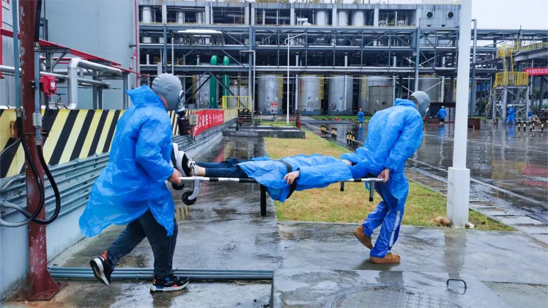 【安全生產(chǎn)月】以練為戰(zhàn)以練筑防!新材料公司開展綜合應(yīng)急演練(圖4) 圖片