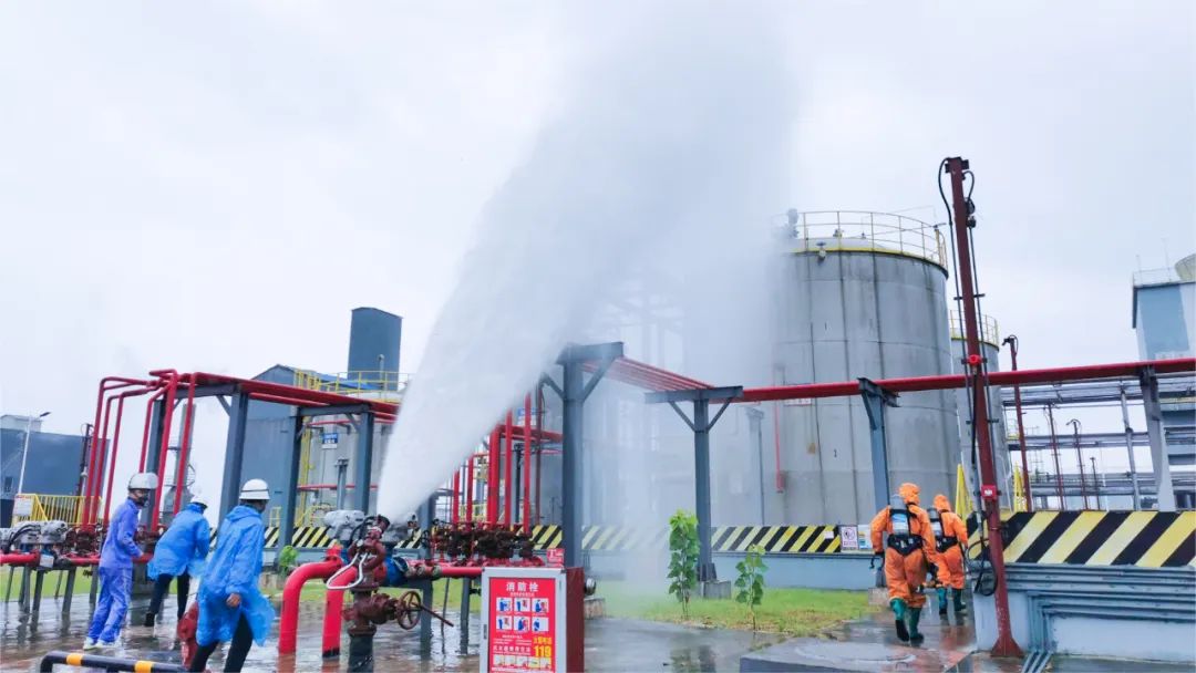 【安全生產(chǎn)月】以練為戰(zhàn)以練筑防!新材料公司開展綜合應(yīng)急演練(圖3) 圖片