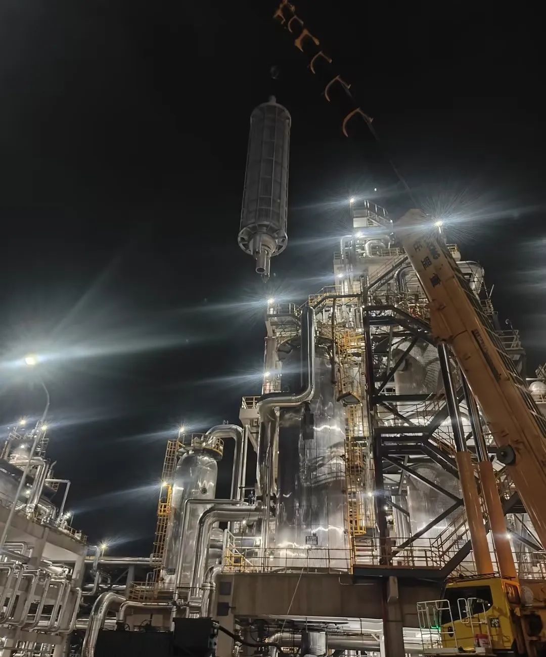 化機公司圓滿完成新宜化工變換爐大修任務(圖3) 化機公司圓滿完成新宜化工變換爐大修任務(圖3)